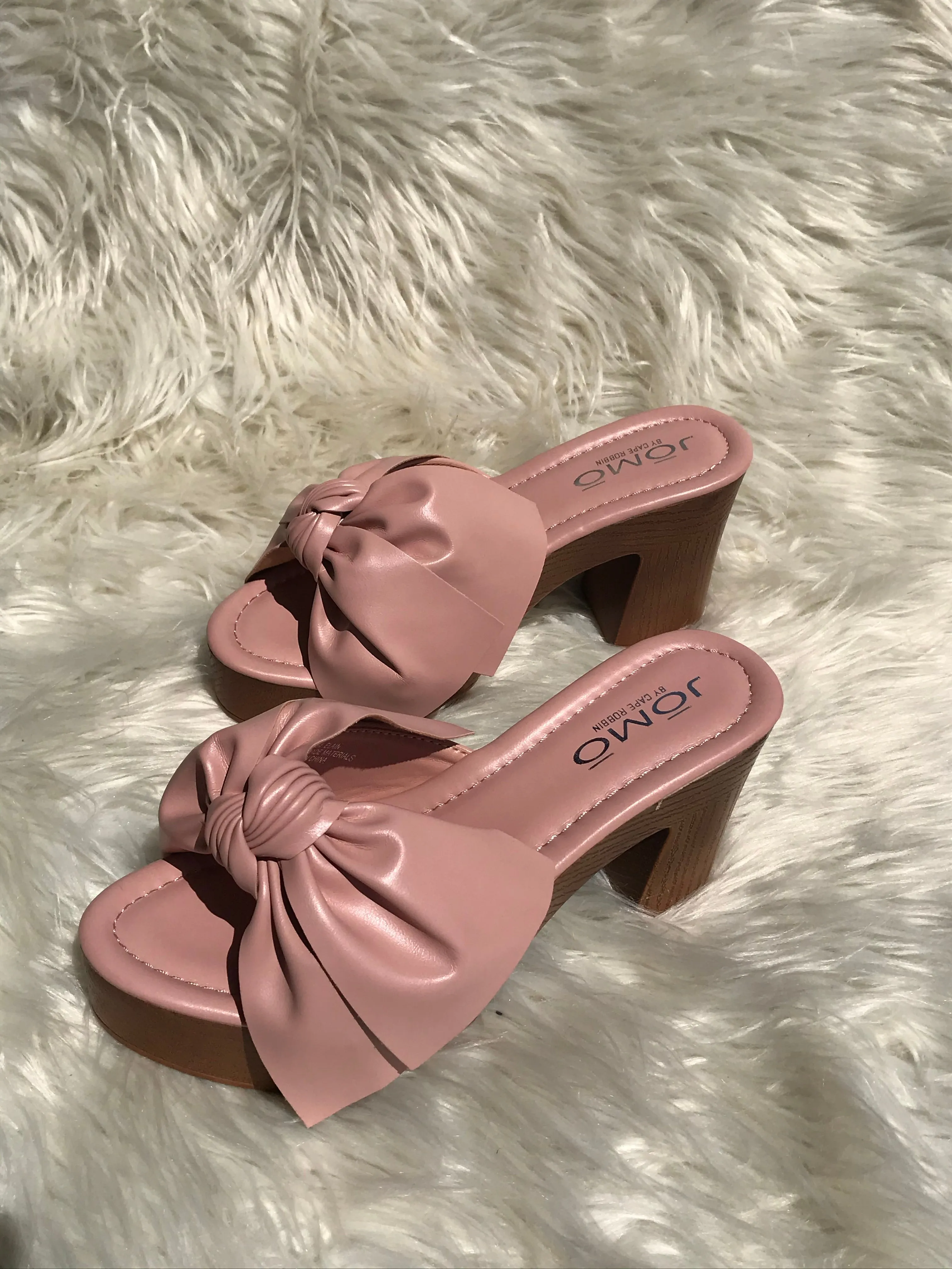Blushing Bow Platforms