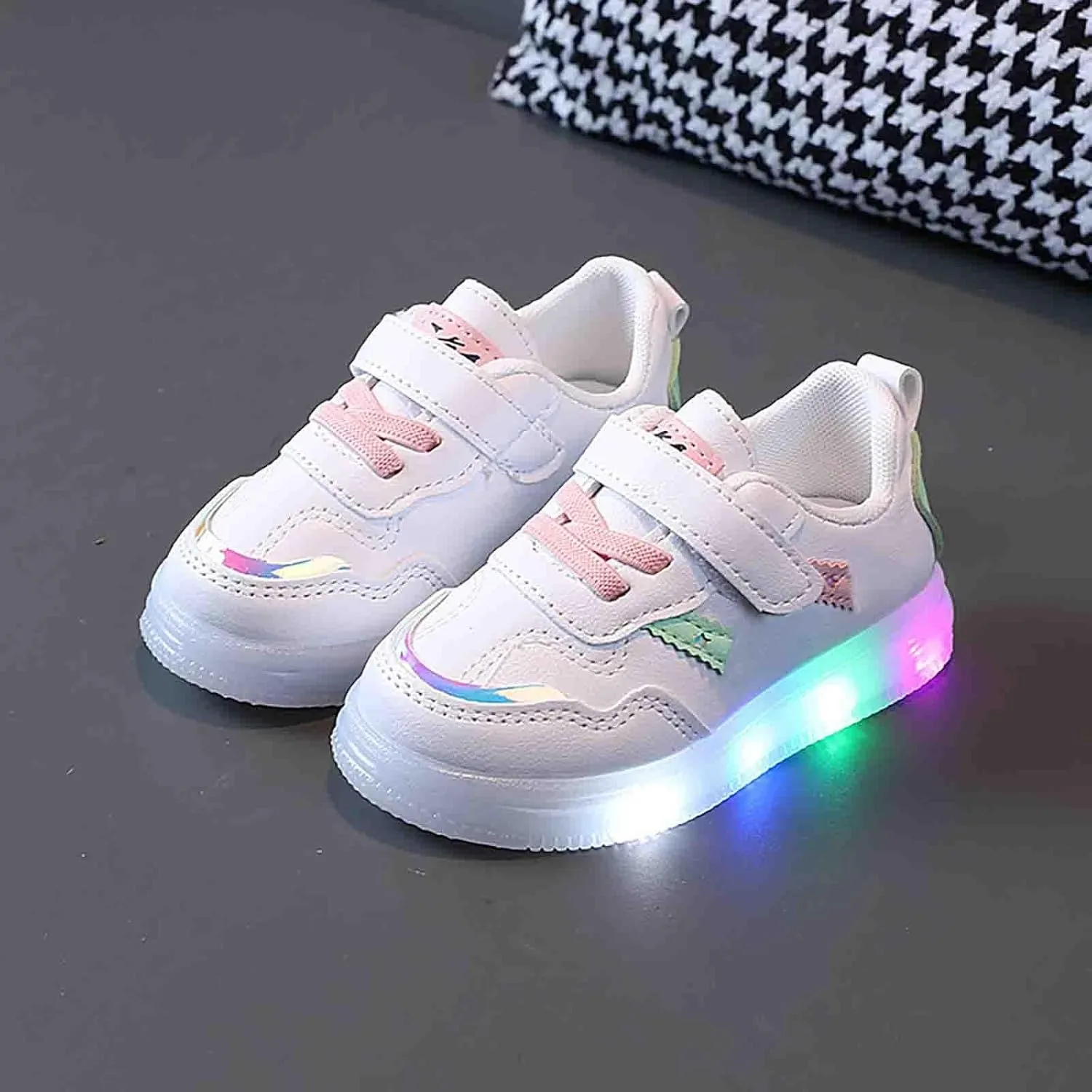 Children's Light Up Shoes Kid Luminous Flashing Casual Shoes Toddler Non Slip Running Shoes Infant Walking Shoes