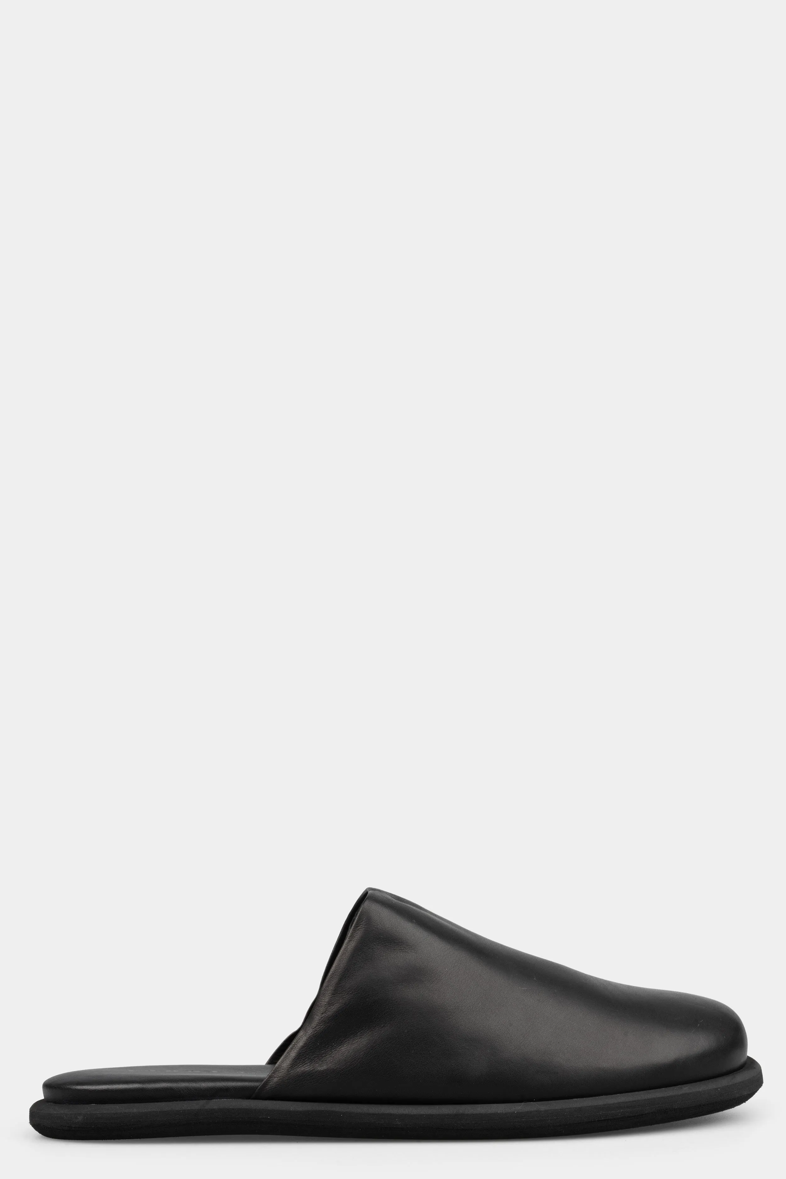 Leather slipper