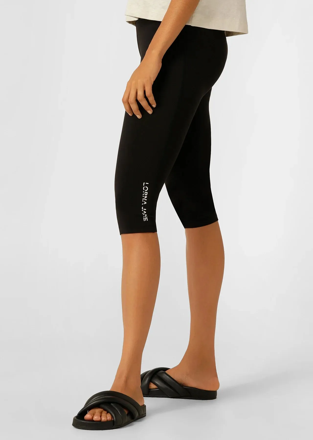 Lotus No Chafe Phone Pocket 3/4 Leggings - Black