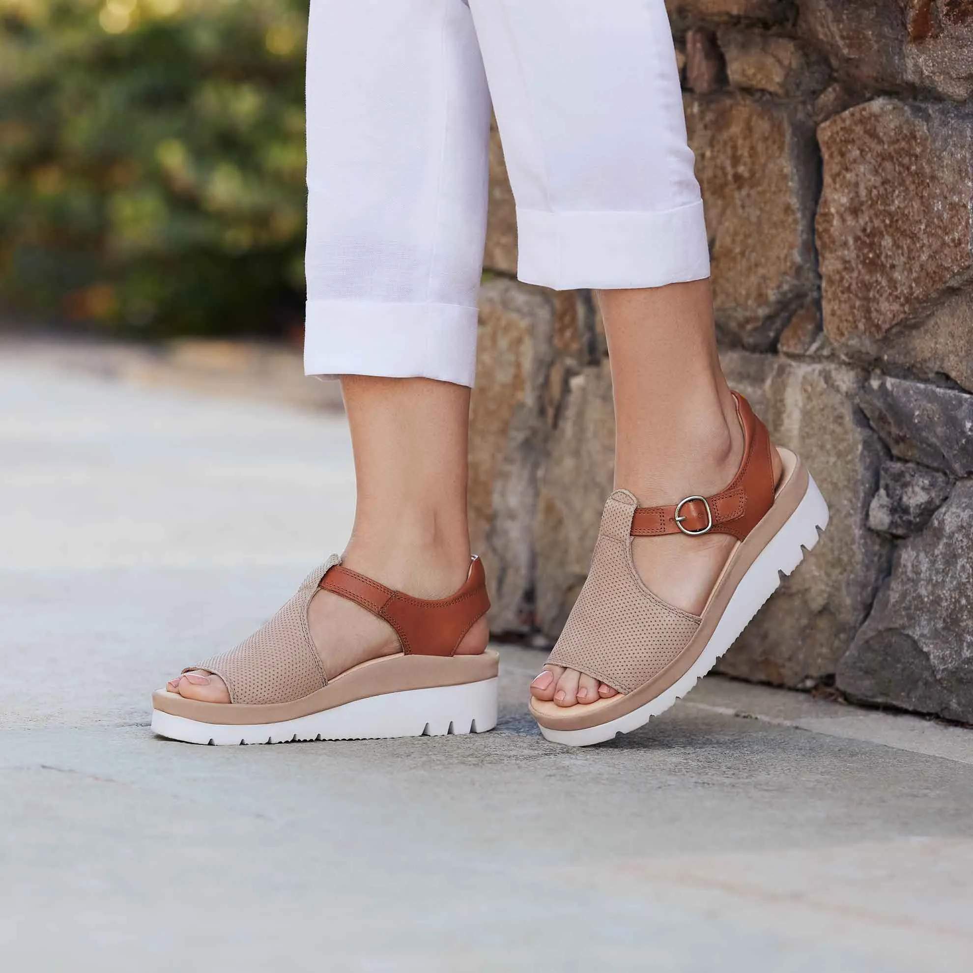 Portola T-Strap