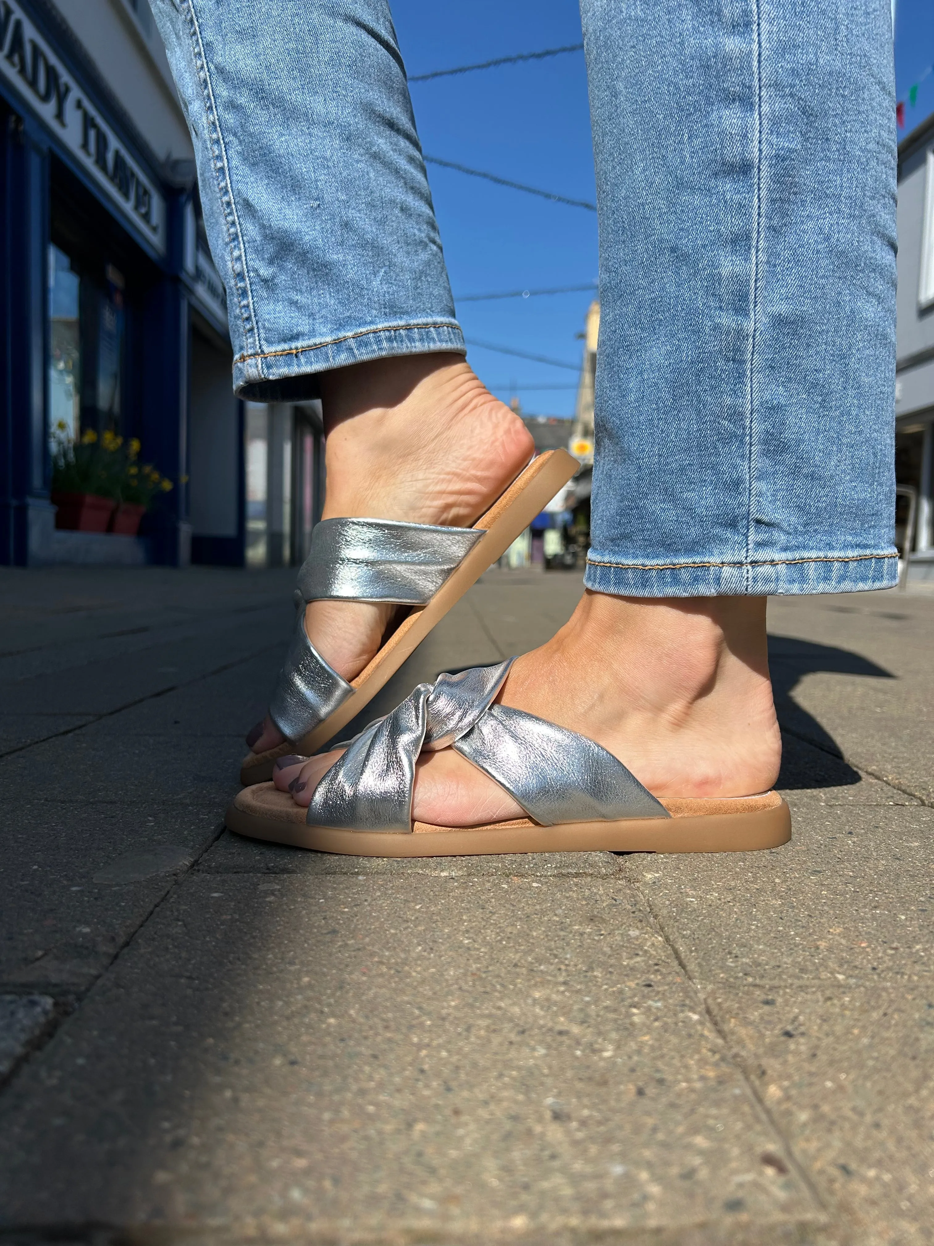 Unisa | Camby Flat Metallic Sandal